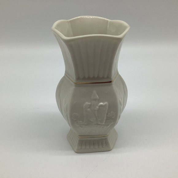 Belleek Trio of Small Vases, Made in Ireland - Picture 3 of 12